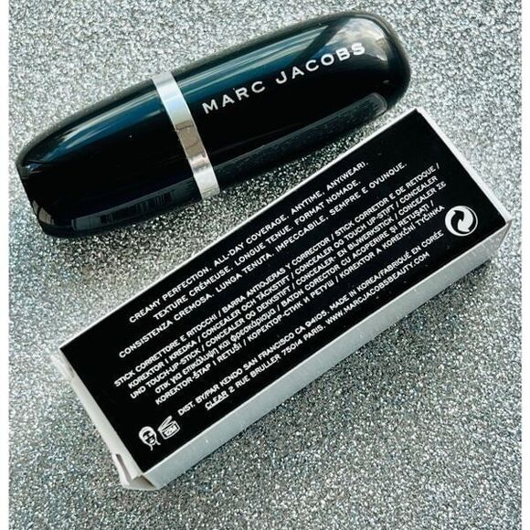 Marc Jacobs Beauty Accomplice Tan 49 Concealer & Touch-Up Stick Peach Undertones - Picture 6 of 7